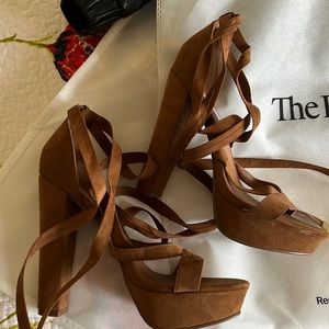 Steve Madden Lace up Pumps